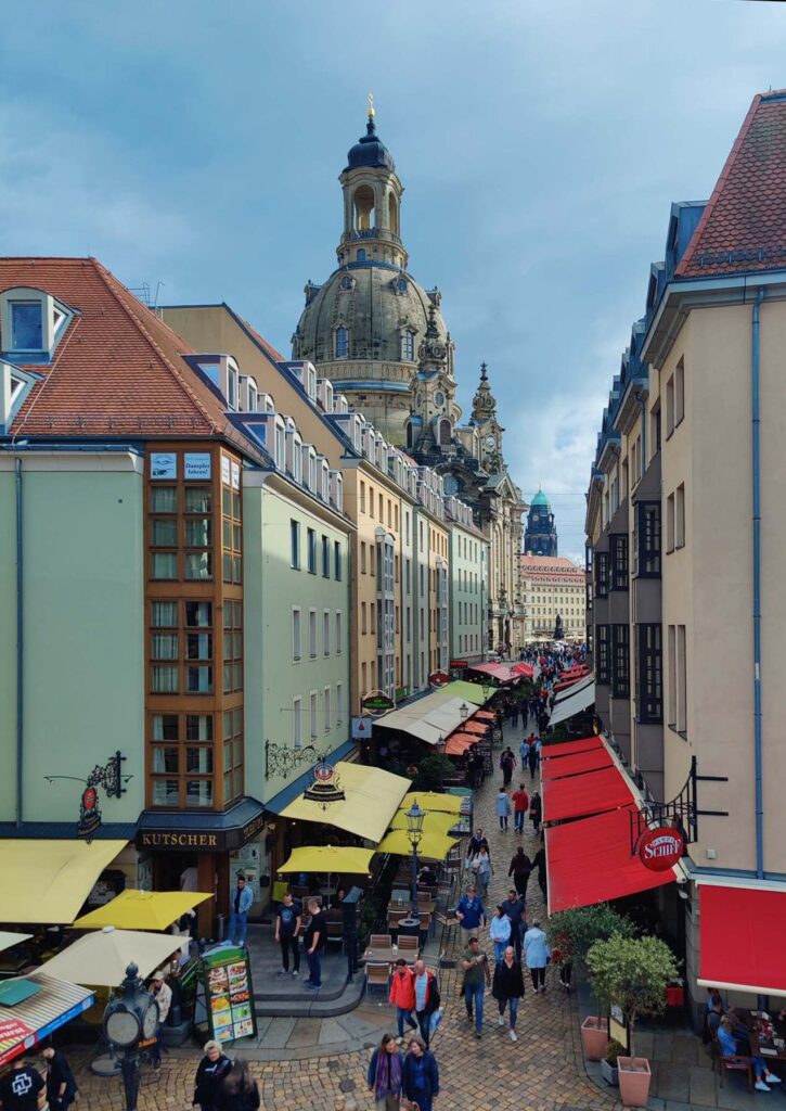 Sachsen Dresden Münzgasse und Frauenkirche