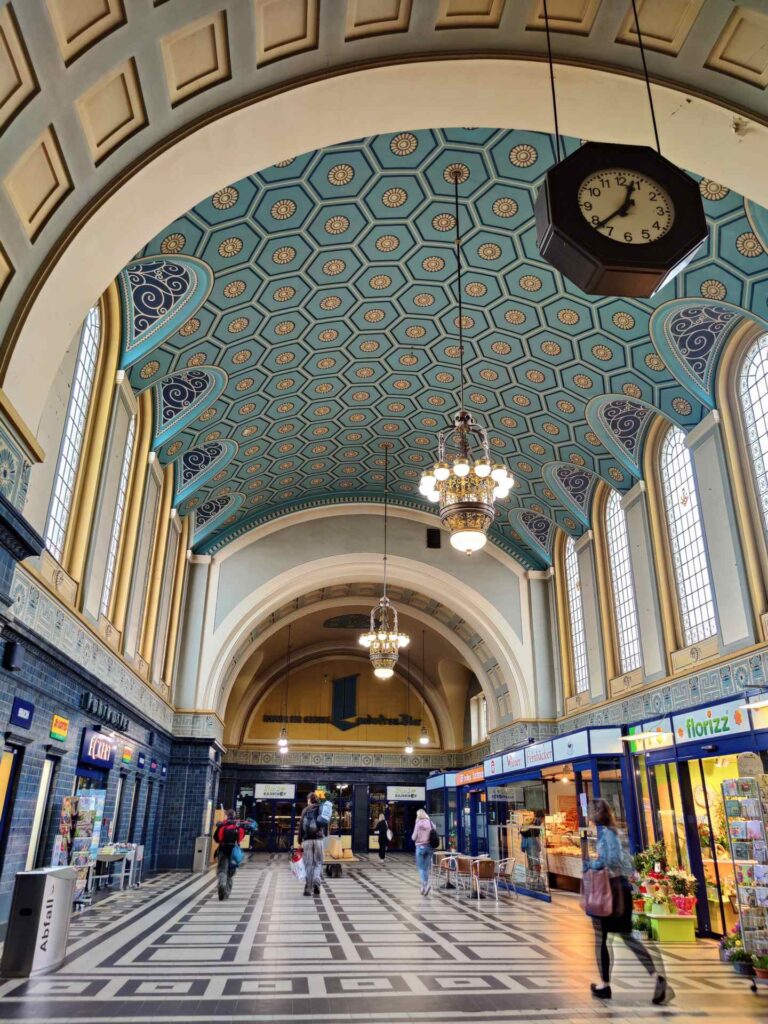 Sachsen Görlitz Bahnhofshalle