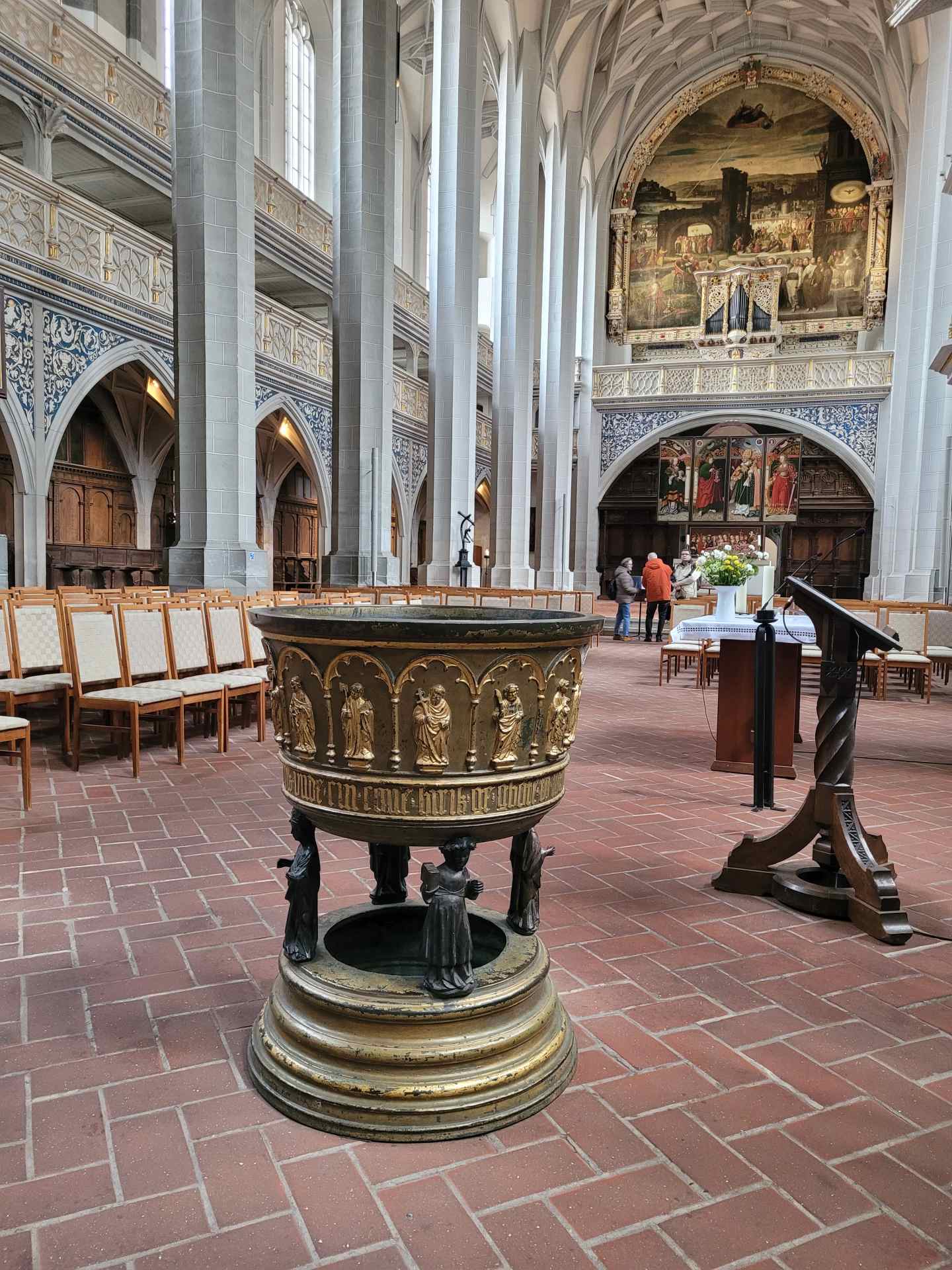 Halle Marktkirche Taufbecken